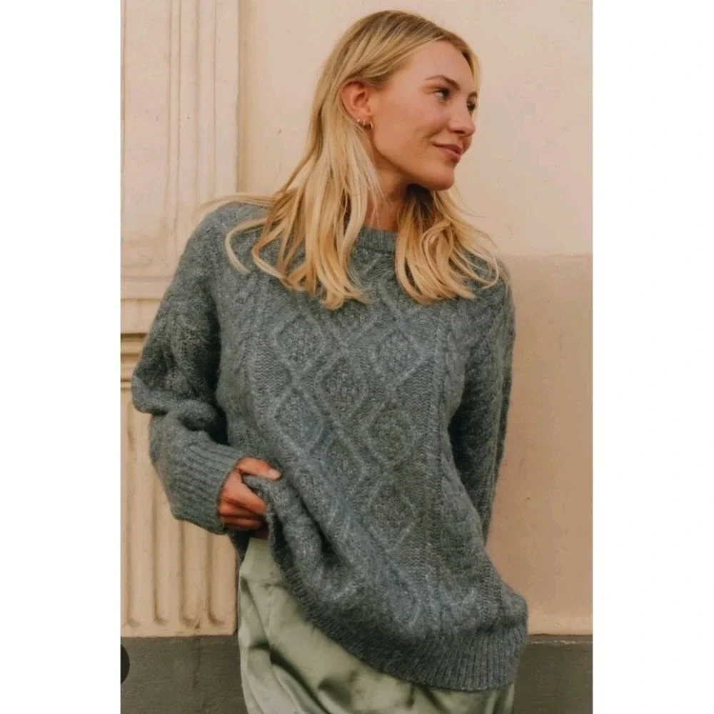 Daily Drills Gray Cable Knit‎ Sweater Granola Girl Size Small
